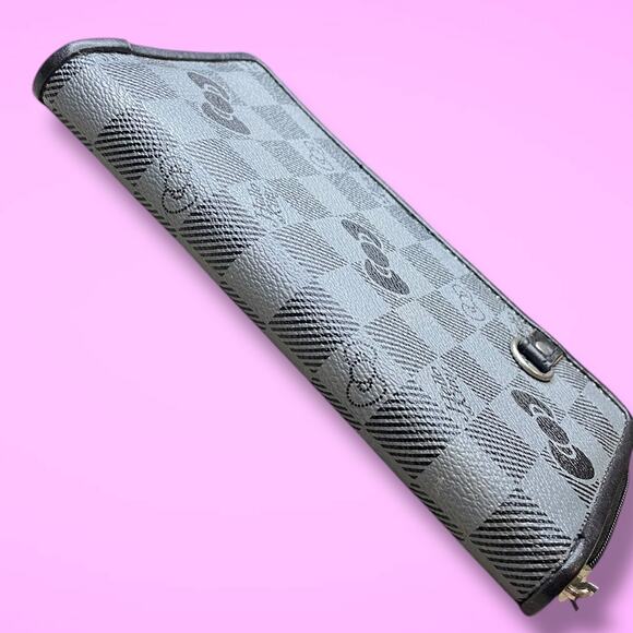 NWT SANRIO HELLO KITTY Black and Gray Hello Kitty Zip Around Wallet/Clutch - Picture 9 of 15